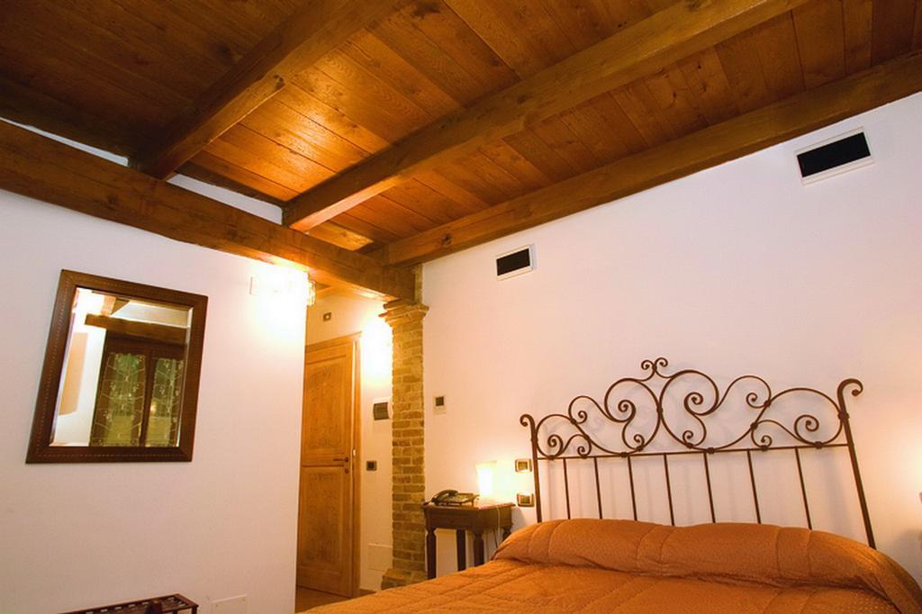 B&B La Torretta Sul Borgo กรอตตัมมาเร ภายนอก รูปภาพ