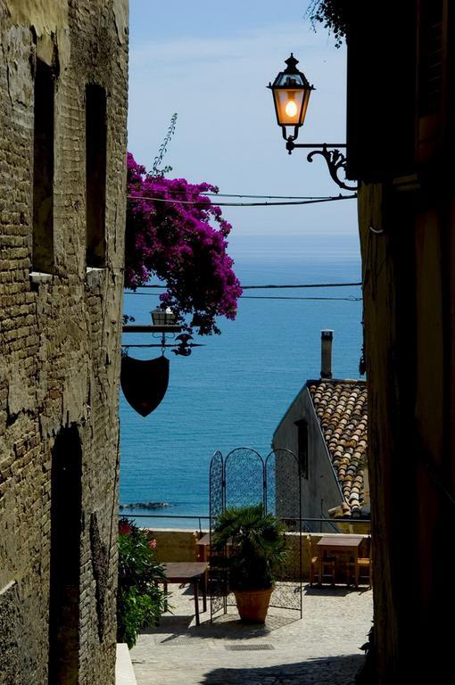 B&B La Torretta Sul Borgo กรอตตัมมาเร ภายนอก รูปภาพ