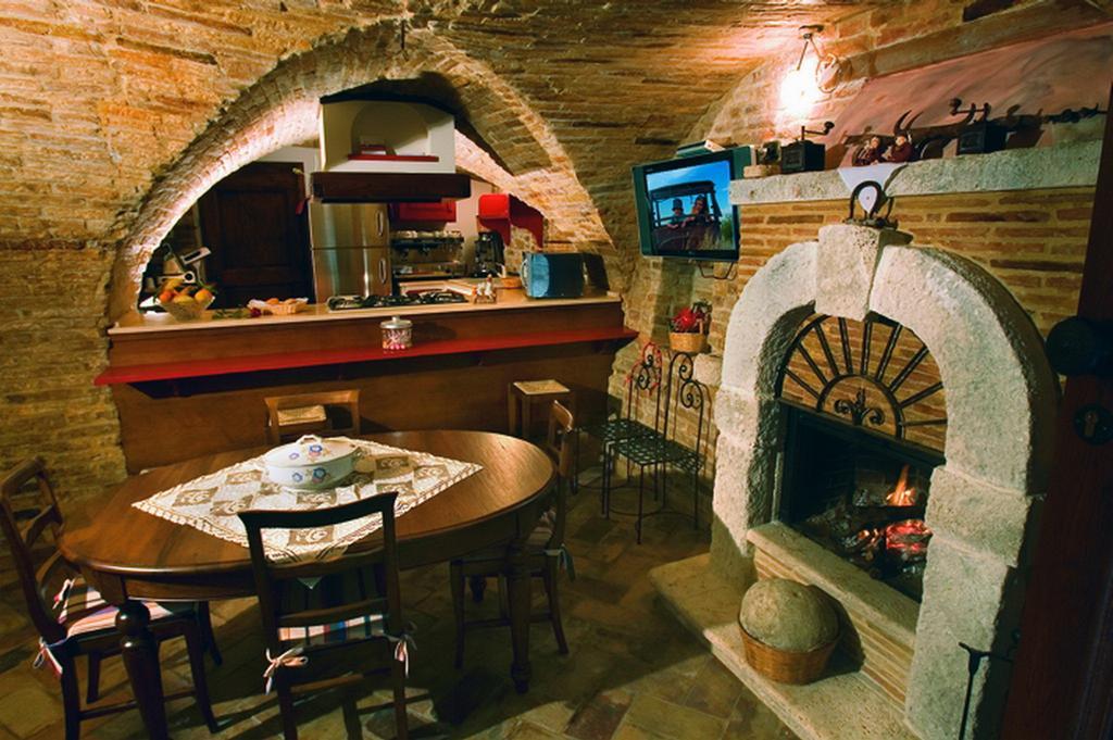B&B La Torretta Sul Borgo กรอตตัมมาเร ภายนอก รูปภาพ