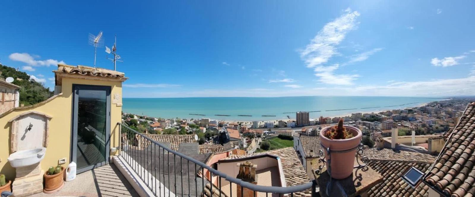 B&B La Torretta Sul Borgo กรอตตัมมาเร ภายนอก รูปภาพ