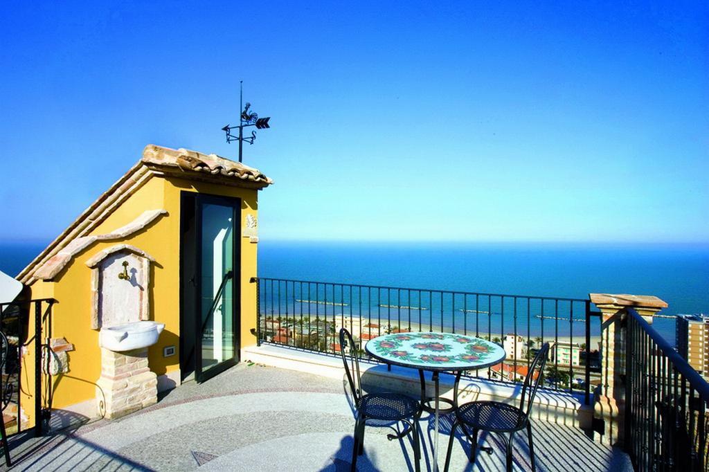 B&B La Torretta Sul Borgo กรอตตัมมาเร ภายนอก รูปภาพ